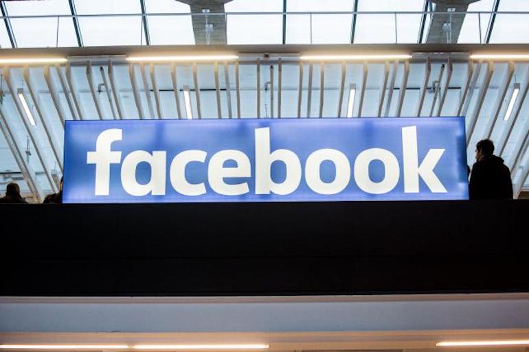 Facebook Credit Christophe Morin:Bloomberg